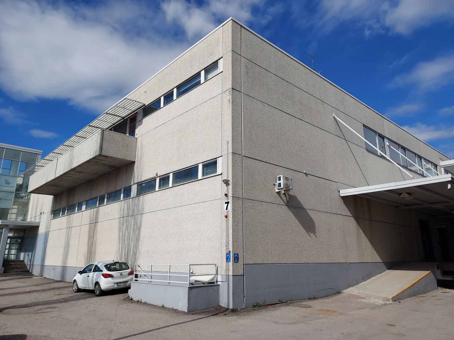 Työ-, toimisto,- tuotantotilat Konalassa! 