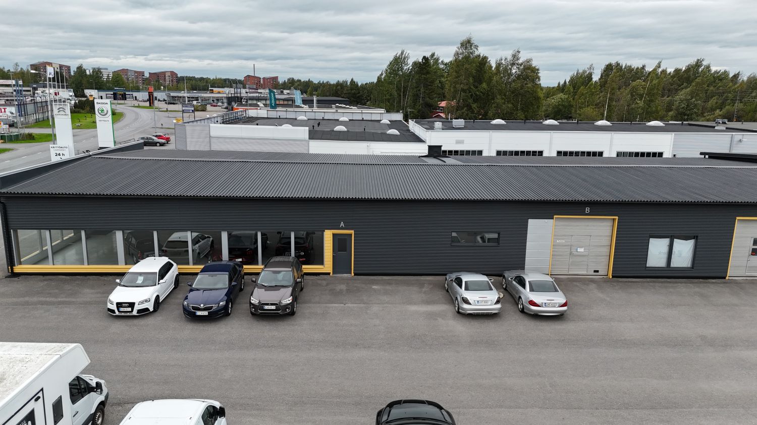 Julkisivu rakennuksen sivu 