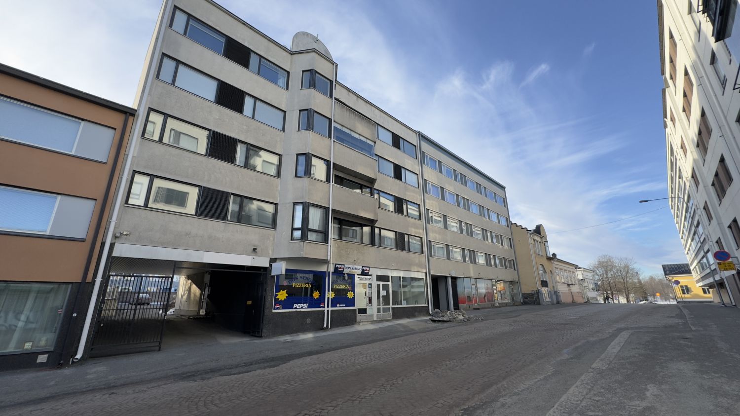 Vuokrattavana siisti ja käytännöllinen 60 m² kellaritila Hämeenlinnan keskustassa, Hallituskatu 17 A:ssa.

Tilalla on om...