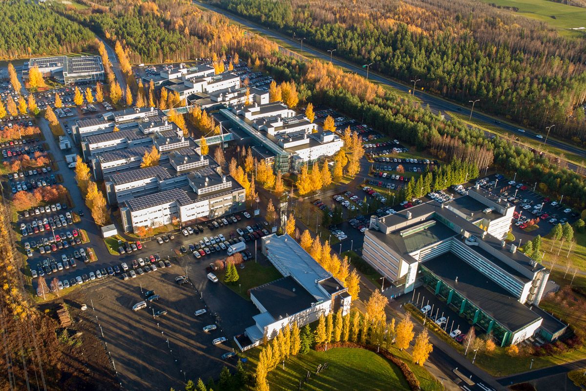 Technopolis Linnanmaan Elektroniikkatieltä vuokrattavissa valoisa ja moderni 3. kerroksen toimistotila. Ilmoitettu neliömäärä sisältää jyvityksen kiinteistön yhteisistä tiloista.Kampukselta löytyy monipuolisesti kokoustiloja ja auditorioita, ravintoloita sekä kolme saunaosastoa. Lähellä sijaitsee ...