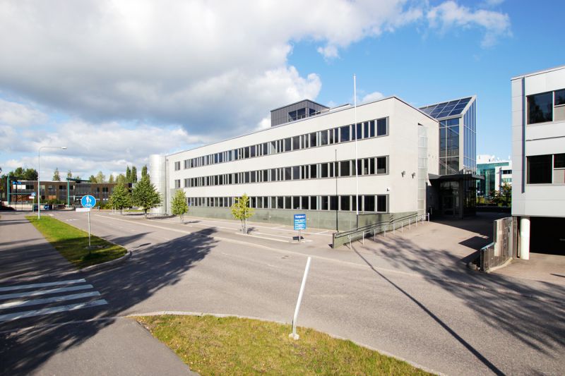 Hyväkuntoista ja edustavaa 601 m² katutason  toimistotilaa Espoon Tapiolassa.