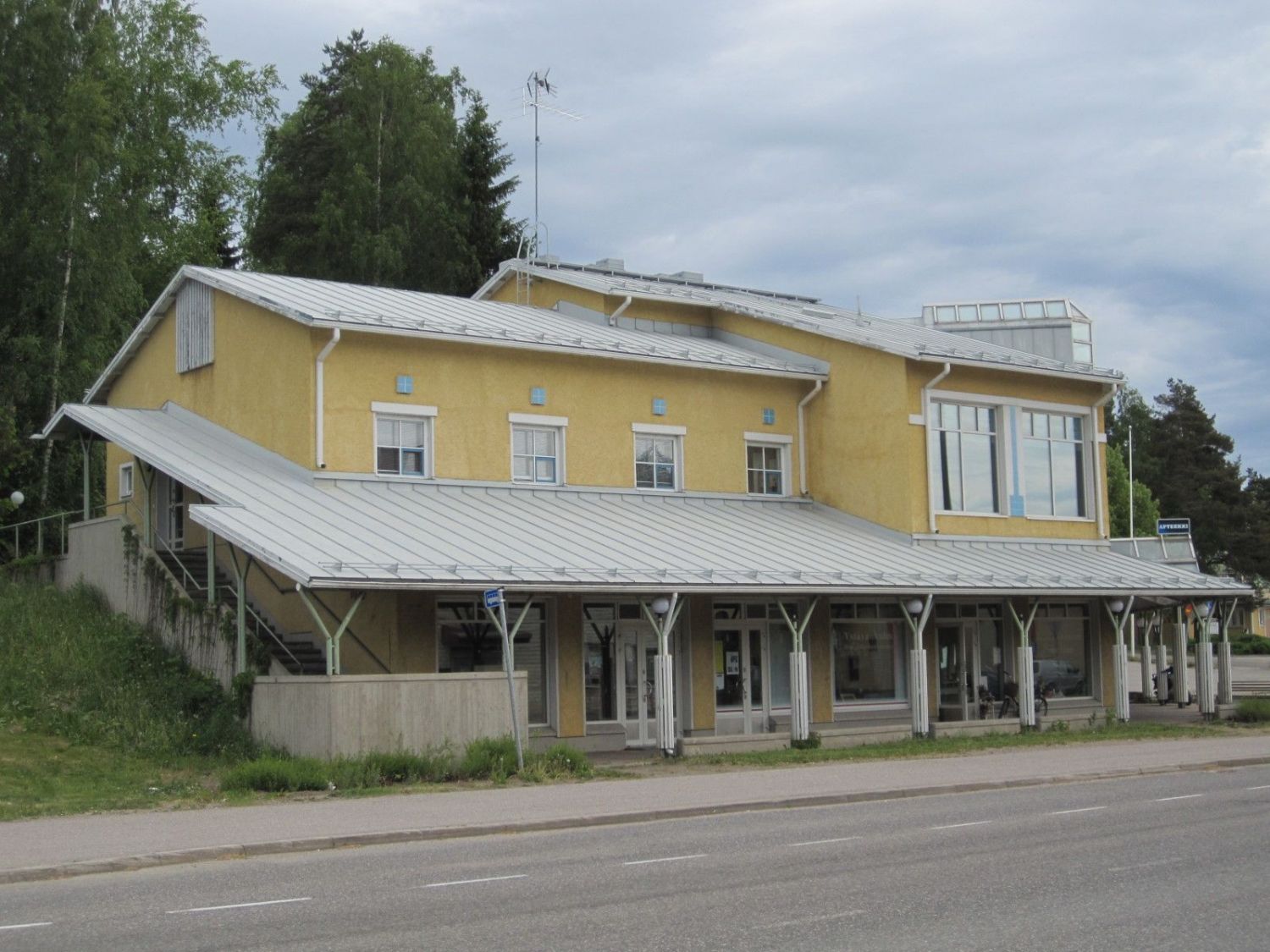 LT, Hämeenkoski-Keskusta nh+3tsto+kahvio/k+wc+tk