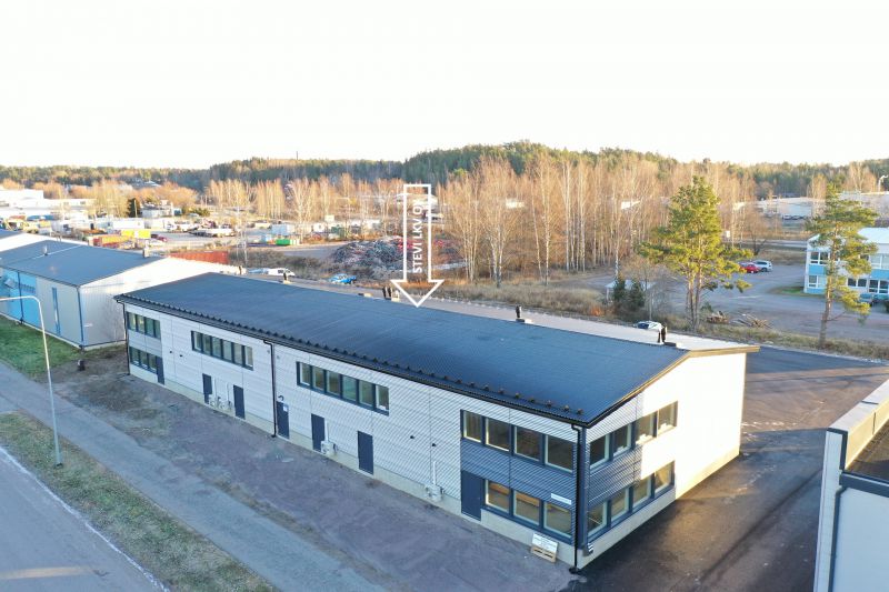 Hallitilaa *Parvelle toimisto *Wc *Korkea ovi *Heti vapaa