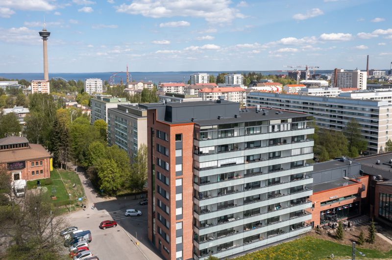 Nyt myynnissä laadukas kaupunkiyksiö Tampereen parhaimmilta paikoilta. Asunto on varusteltu laadukkain materiaalein ja o...