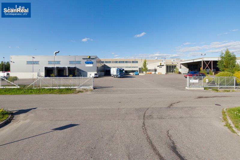 Näkyvällä paikalla Vantaan Tuupakassa, Kehä III:n välittömässä läheisyydessä sijaitseva teollisuus- ja varastokiinteistö.