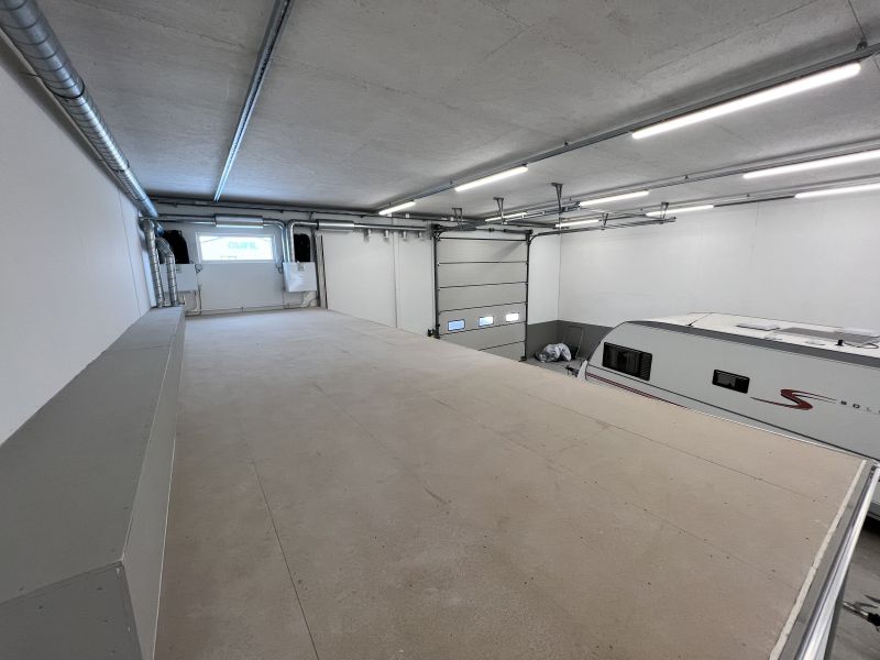 Halli 2 mahdollinen parvi