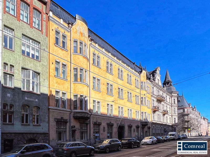Myydään Katajanokalta 239 m² edustava tila sekä upea kellari