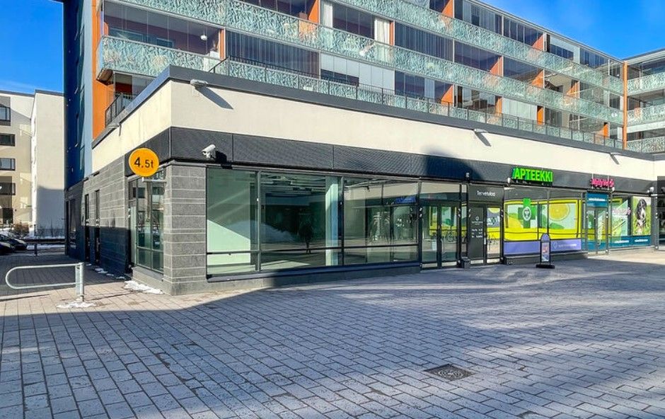 Vuokrattavana 1. kerroksen 90,5 m² siisti liiketila Myllypuron Ostarissa. Tila nro (4-5). Liiketila soveltuu mainiosti e...
