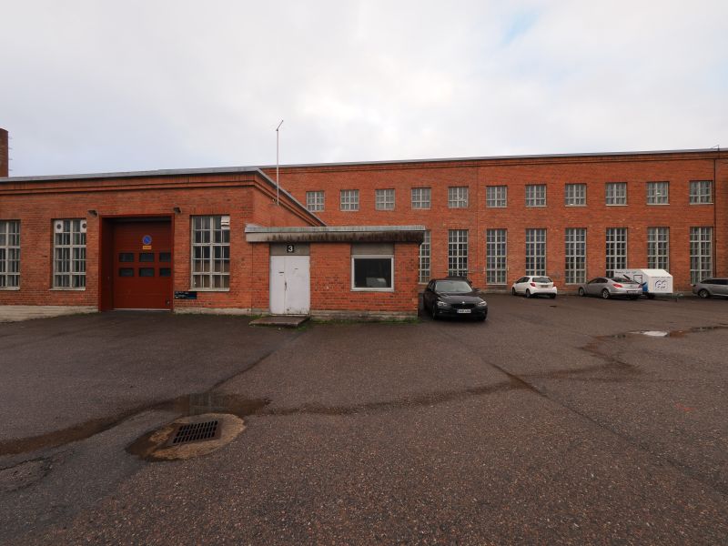 217 m2 työtila- toimistokokonaisuus maantasossa: 8 kuvaa 