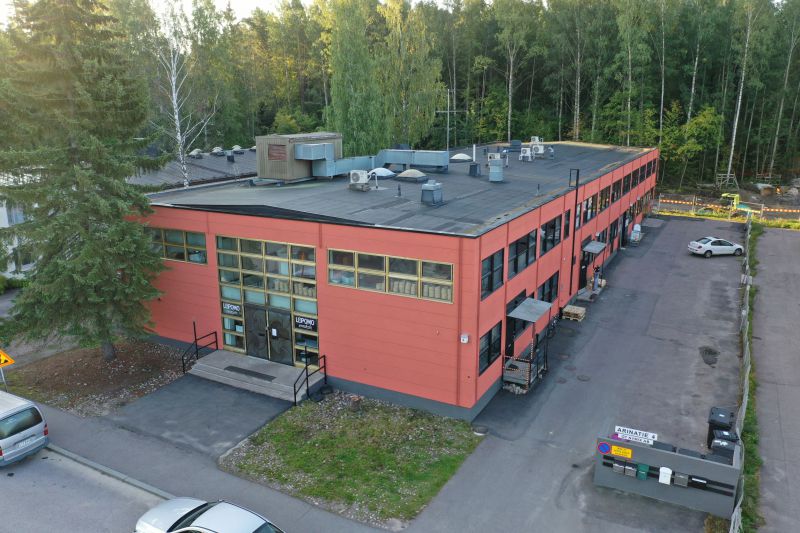 Vuokrataan matalaa varasto/tuotantotilaa 230 m2 Pitäjänmäen teollisuusalueella.