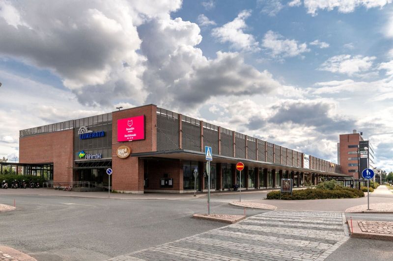 Siisti 117 m² ravintolakäyttöön soveltuva liiketila Riihimäen Matkakeskuksessa.Kiinteistö sijaitsee rautatieaseman ja Kauppakeskus Atomin vieressä.Kysy lisätietoja!