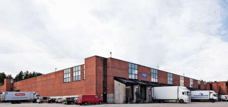 Vuokrattavana peruskuntoista toimistotilaa, jossa on iso avotila ja muutama toimisto-/neuvotteluhuone.