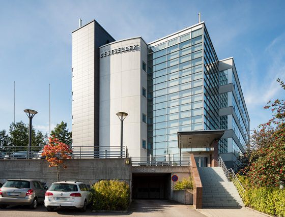 Viidennen kerroksen siisti 800 m² toimisto upeilla näkymillä, loistavien liikenneyhteyksien varrella Leppävaarassa.