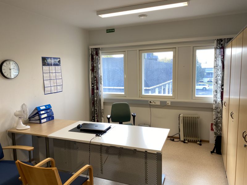 Yksi toimistohuoneista