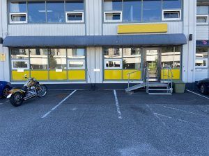 205 m2:tä katutason liiketilaa hyvien yhtyksien päässä.