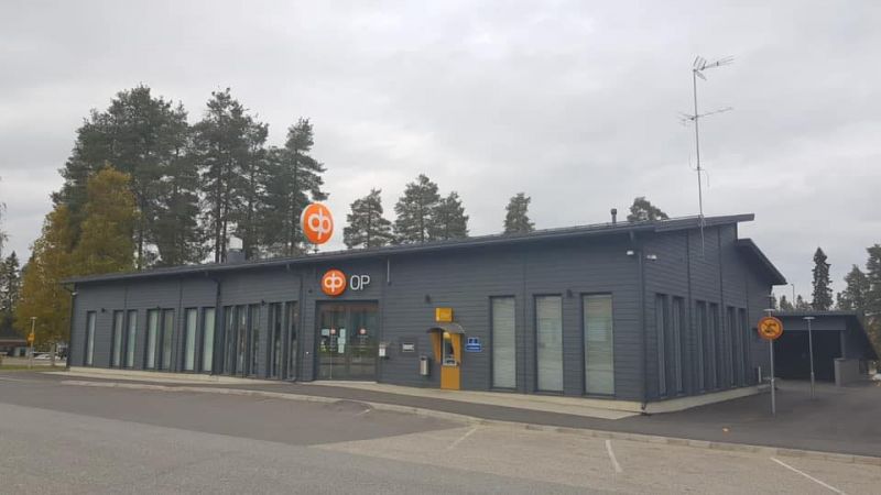 Myydään sijoituskohteeksi helppohoitoinen ja hyvätuottoinen pankkikiinteistö Suomusalmen keskustasta!
Omalla tontilla ol...