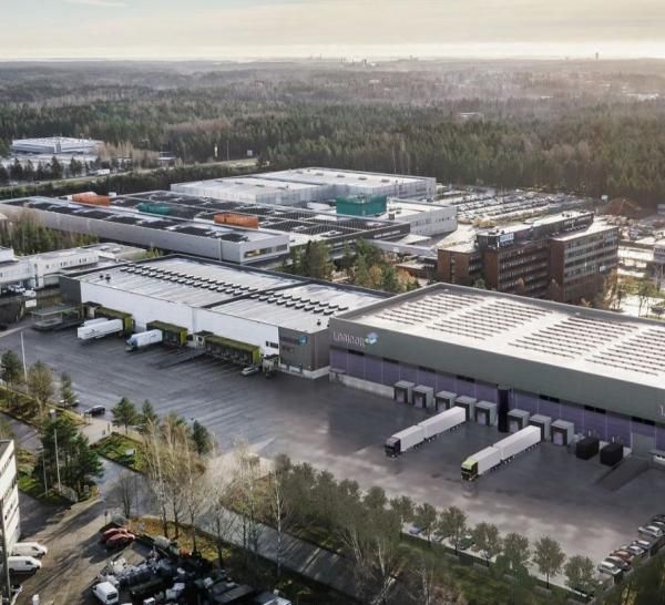 Hankkeesta jäljellä vuokrattavaksi 3300m2.Hakkilassa energiatehokasta nykyaikaista 11.000m2 varastotilaa (Q2/24), 6.000 m2 on uutta 12 metristä hallitilaa ja n.5.000m2 olemassa olevaa 8 metriä korke