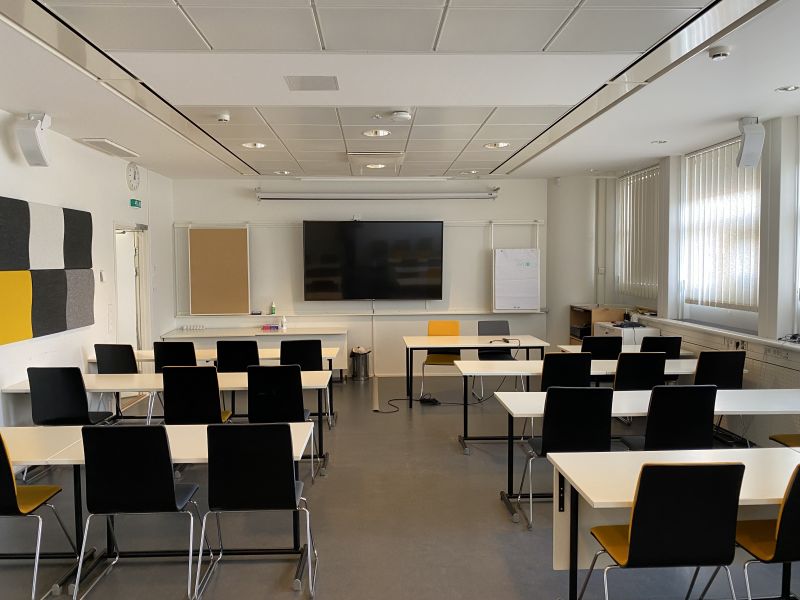 eri kokoisia kokoushuoneita vuokrattavana