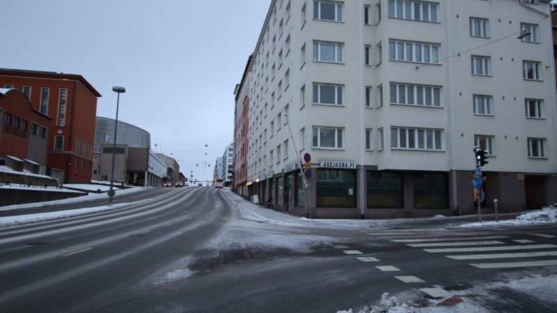 Vuokrattavana noin 197 m2 liiketila loistavalla paikalla vilkkaan kadun varrelta, osoitteessa Aninkaistenkatu 16, Turku.Tilakokonaisuus, jossa 97m2 katutasossa ja 100m2 kellaritilat.  Molemmille tiloille oma sisäänkäynti. Tilat vuokrataan ensisijaisesti yhdelle käyttäjälle, mutta mahdollista myös j...