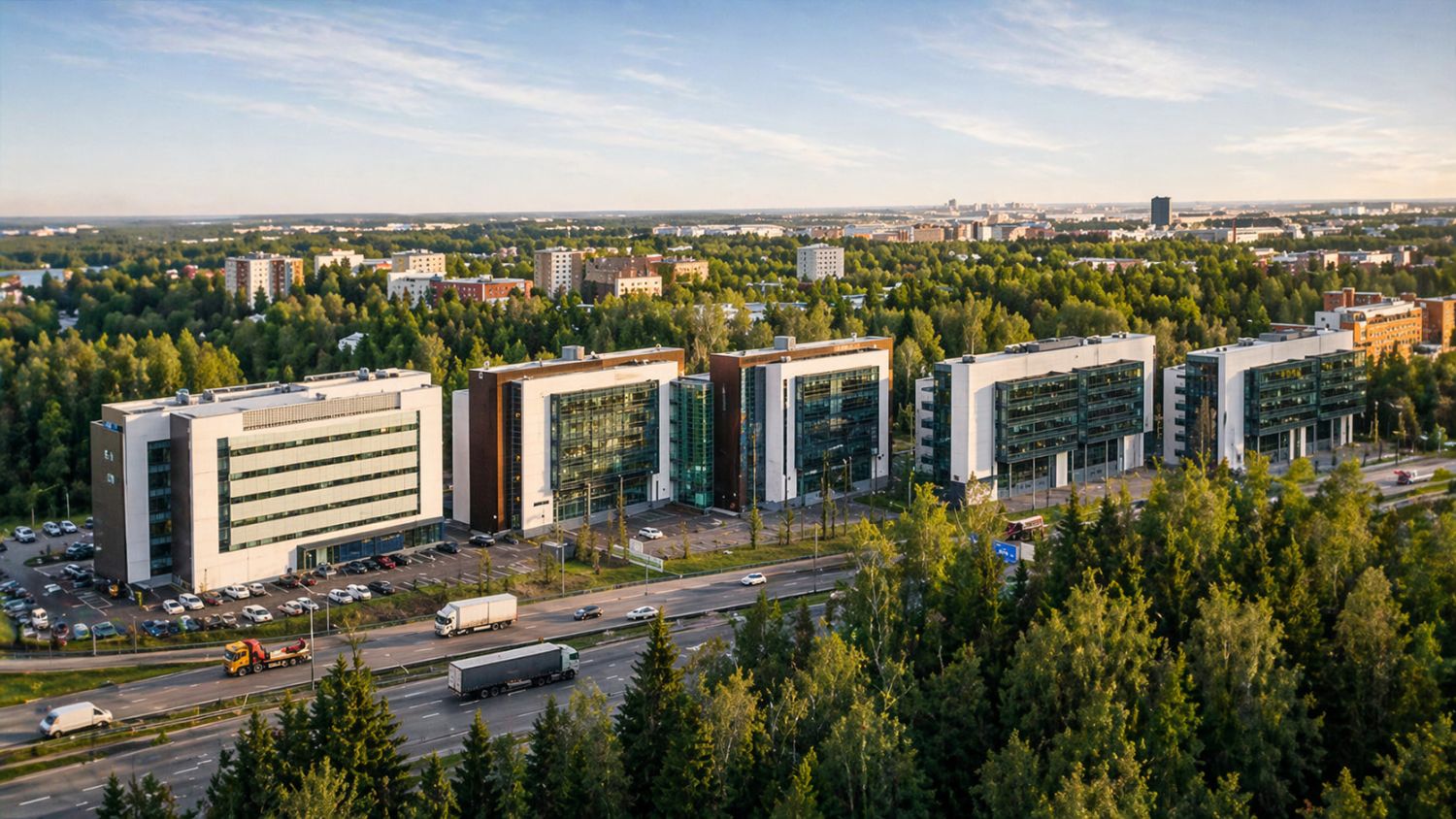 Pääkonttoritason toimitilaa Kehä1 varrella!Upeaa sekä valoisaa Pääkonttoritason toimitilaa eri kokoluokan yrityksille!Aku on kolmen kiinteistön linjakas kokonaisuus, joka tarjoaa laadukkaat puitteet joustavaan ja monipuoliseen työskentelyyn. Kiinteistö mahdollistaa Pääkonttoritason tilat yrityks...