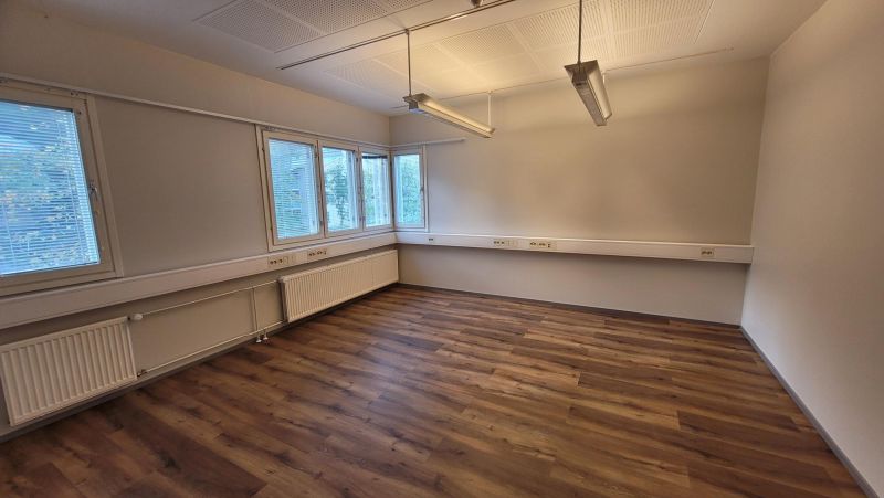 Toimistohuone / neuvotteluhuone