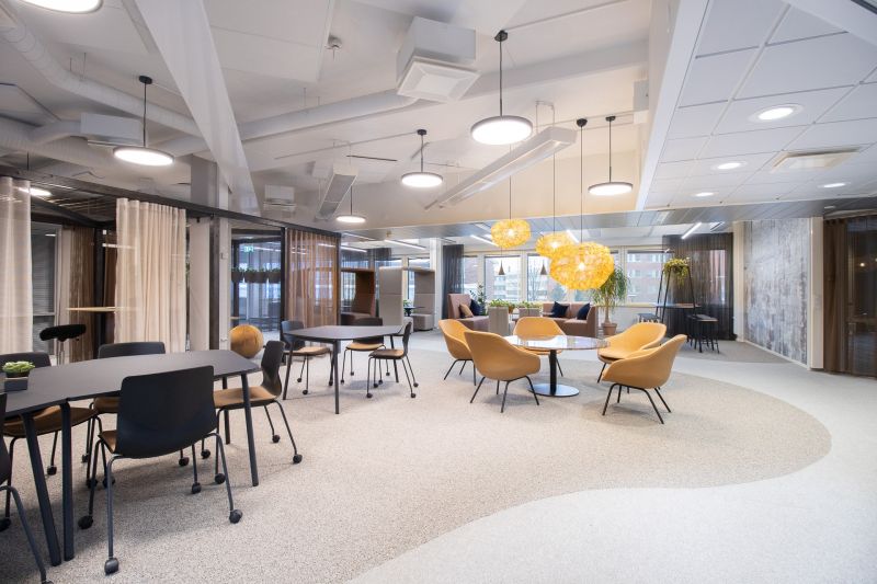 Takomo Base Showroomissa tutustut helposti eri materiaalehin ja ratkaisuihin.