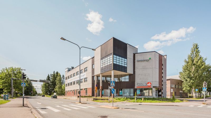Peruskuntoinen ja monipuolinen 260 m² toimisto hyvien kulkuyhteyksien varrella Vantaalla.