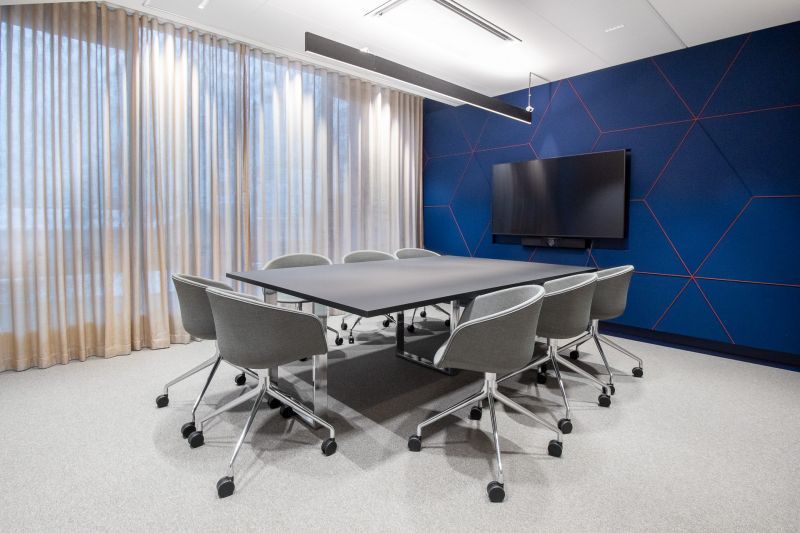 Takomo Base vuokrattava neuvottelutila