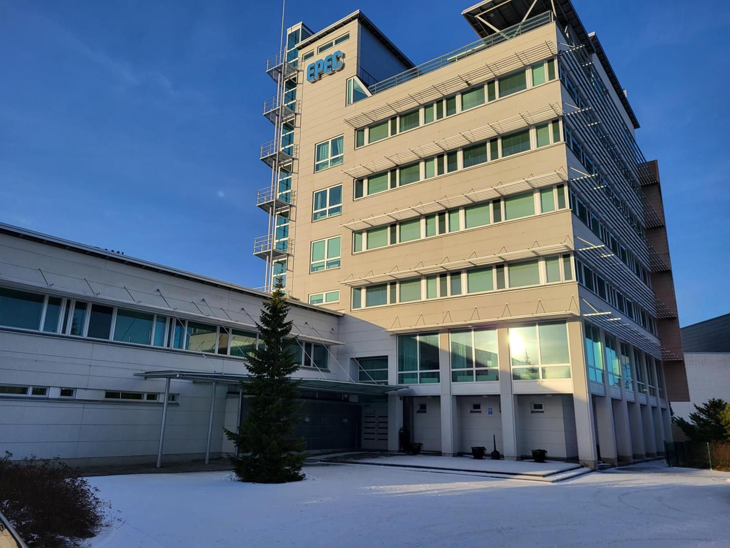 Toimisto ja tuotantotilaa 4500m2