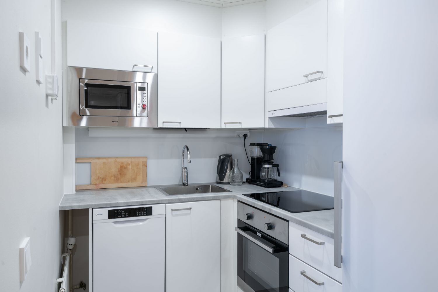 Yhteiskäyttötila: B-rappu kokoustilan keittiö 