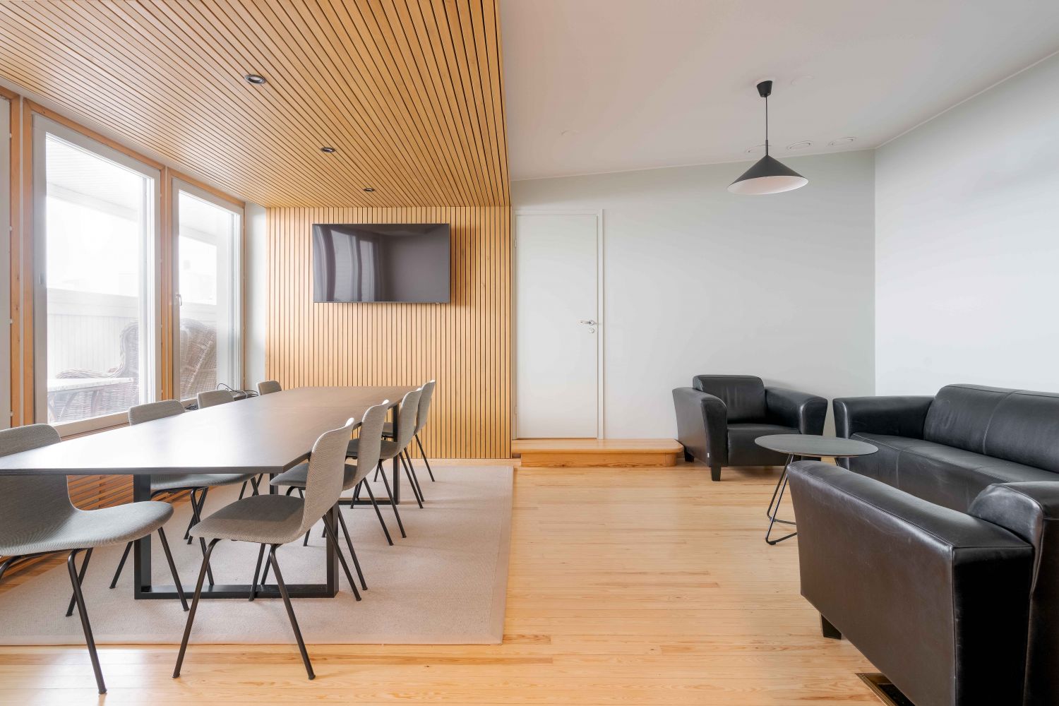 Yhteiskäyttötila: sauna-ja kokoustila