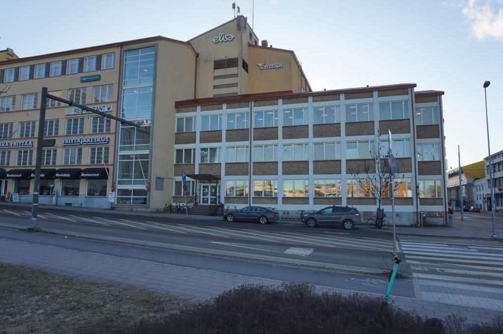 Vuokrattavana 2.krs 670m2 valoisa toimitila osoitteessa Brahenkatu 20, Turku.Tila toiminut aikaisemmin ryhmäliikuntatilana. Tila sopii esm pienellä laitolla tanssisaliksi.Omistaja remontoi tilat tulevan vuokralaisen toivomusten mukaan.  Tila sinänsä mahdollistaa  myös avo- tai koppikonttori rat...