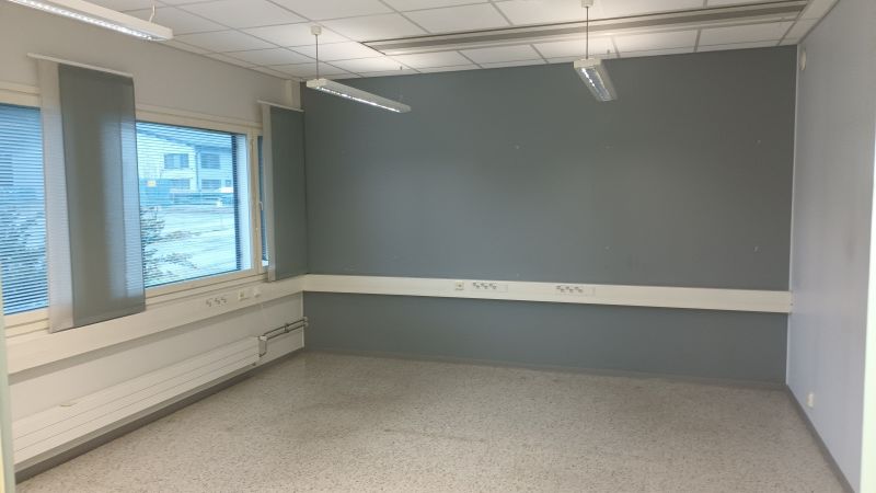 Toimisto-/neuvotteluhuone