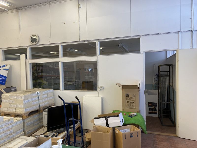 Katutason iso tila n.1200m²