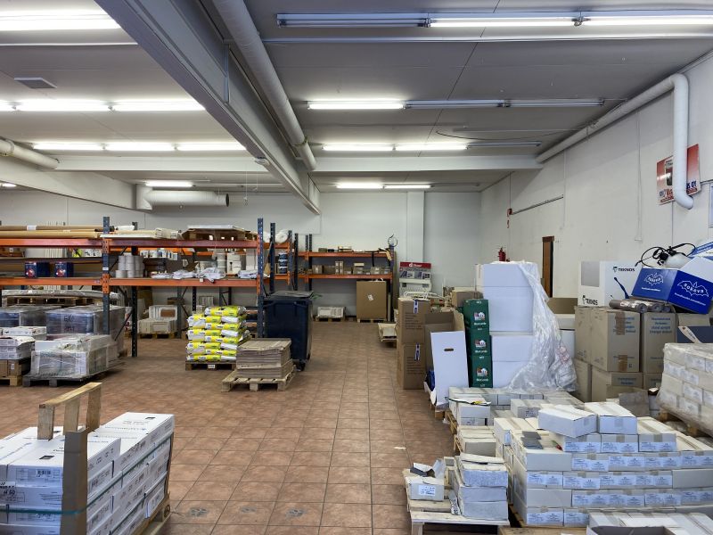 Katutason iso tila n.1200m²