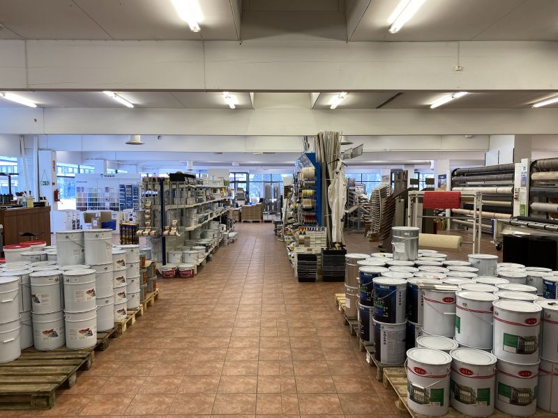 Katutason iso tila n.1200m²