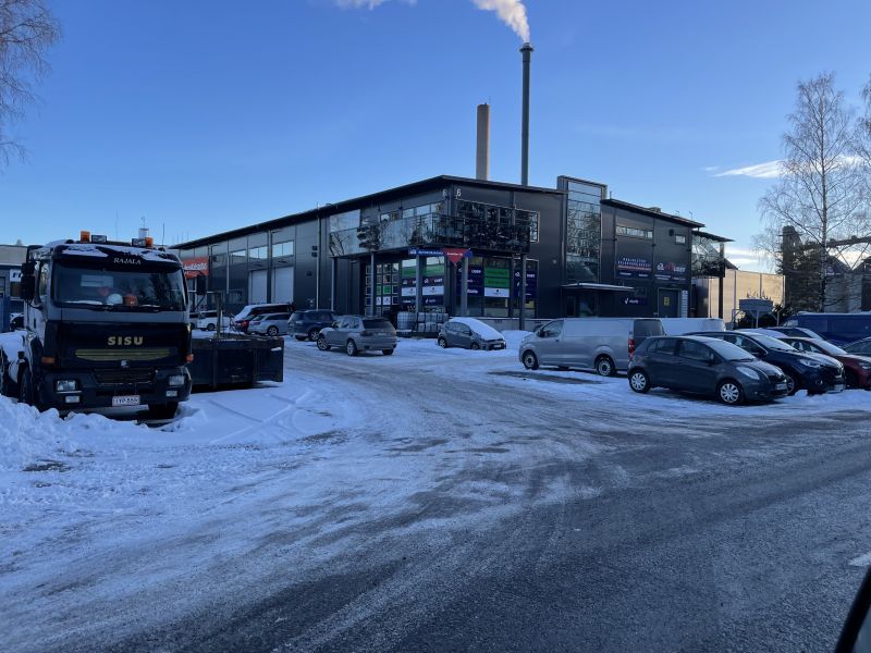 7m korkeaa varasto/ tuotanto tilaa, Espoon Kivenlahdessa.