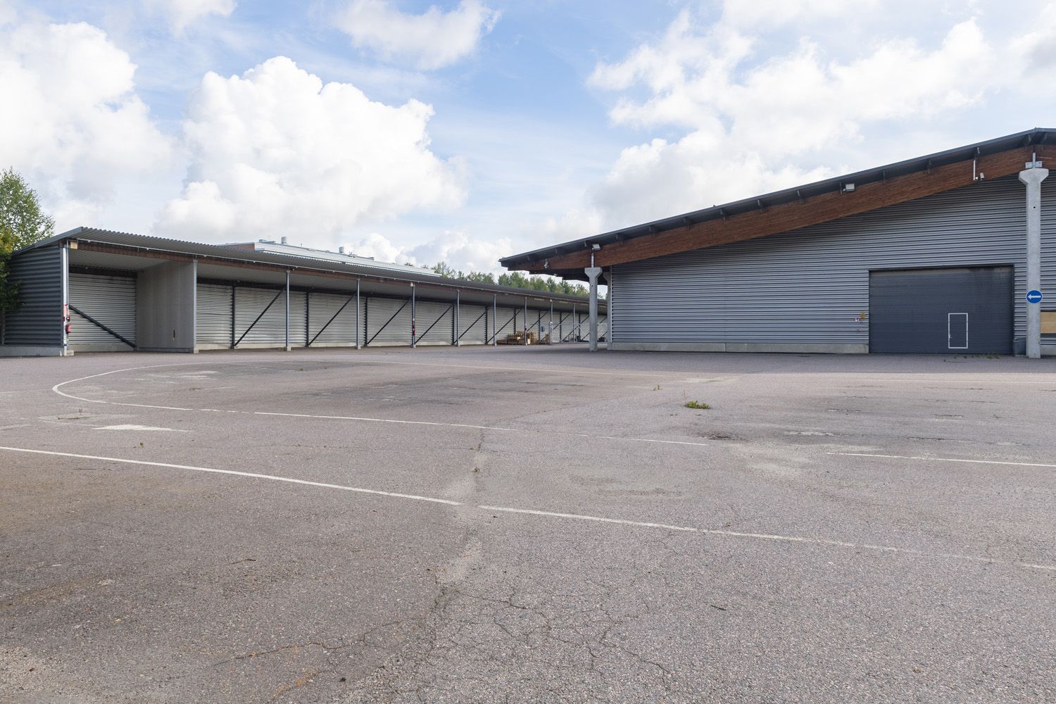 Piha-alue ja pysäköinti