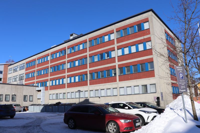 Keskeisellä sijainnilla, Kuopion keskustassa vapautumassa runsaasti nykyaikaista toimistotilaa. Muokattavissa monenlaiseen käyttöön. Vuokrattavissa erilaisia toimistotilakokonaisuuksia 2. ja 4. kerroksissa sekä ravintolatila kellarikerroksessa.