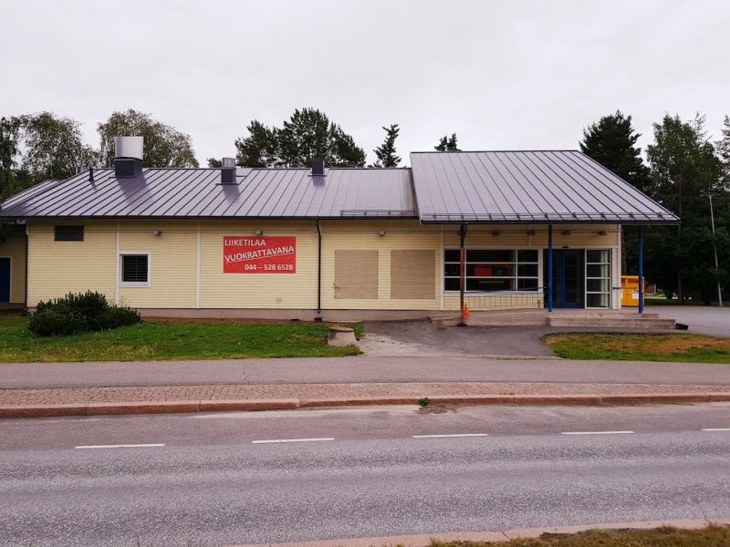 Vuokrataan vuonna 2005 rakennettu myymälärakennus Vehmaan Vinkkilästä. Rakennuksen pinta-ala 350 m2. Tila jakaantuu varsinaiseen myymälätilaan ja myymälän takaosassa olevaan myymälän varastoon sekä kylmään katostilaan. Takaosassa myymälää palvelevat sosiaalitilat. Tila on jäähdytetty ja siistissä ku...