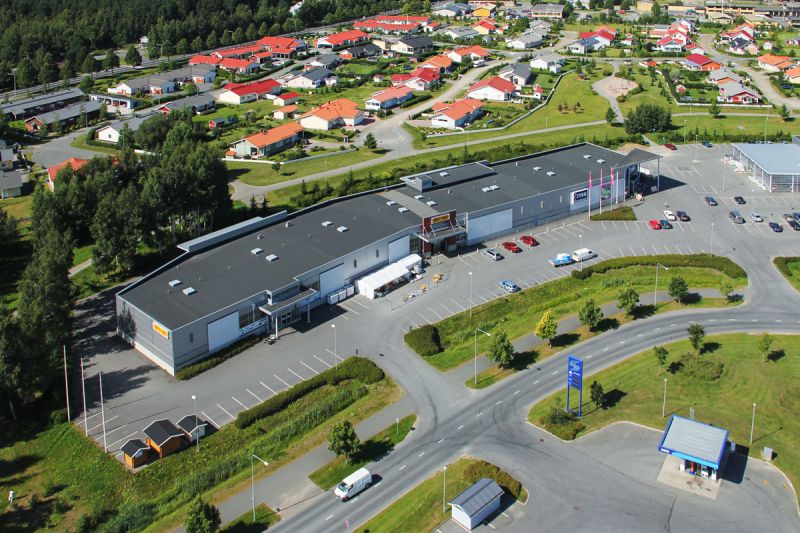 Siisti ja tilava 635 m² liiketila keskeiseltä paikalta Hämeenlinnan Tiiriössä