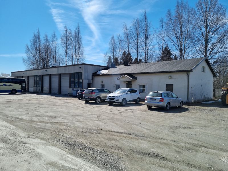 Myydään hallikiinteistö, joka on toiminut bussivarikkona ja autojen säilytyshallina. Rakennettu/laajennettu vuosina 1956, 1969 ja 1975. 