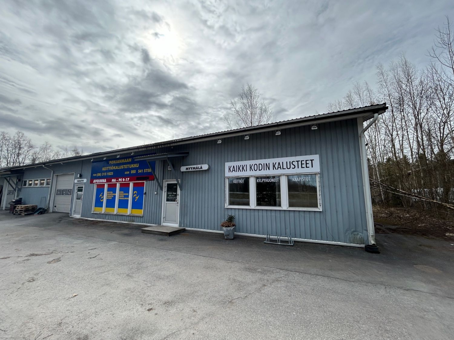 Hyvä markkinapaikka moottoritien kupeessa.