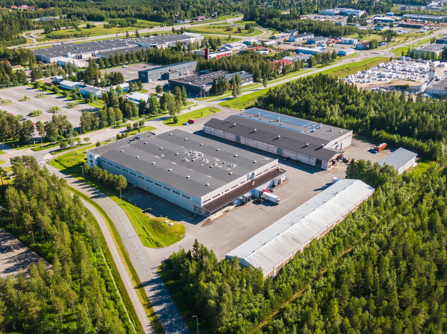 Ilmakuva koko kiinteistö