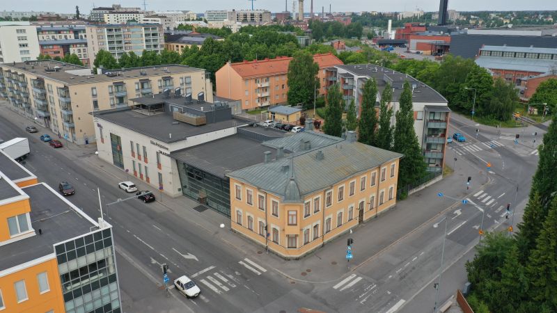 Ilmastoitua toimistotilaa keskustasta. Useita eri kokoisia alueita avokonttorin ja huonetilojen yhdistelmiä.