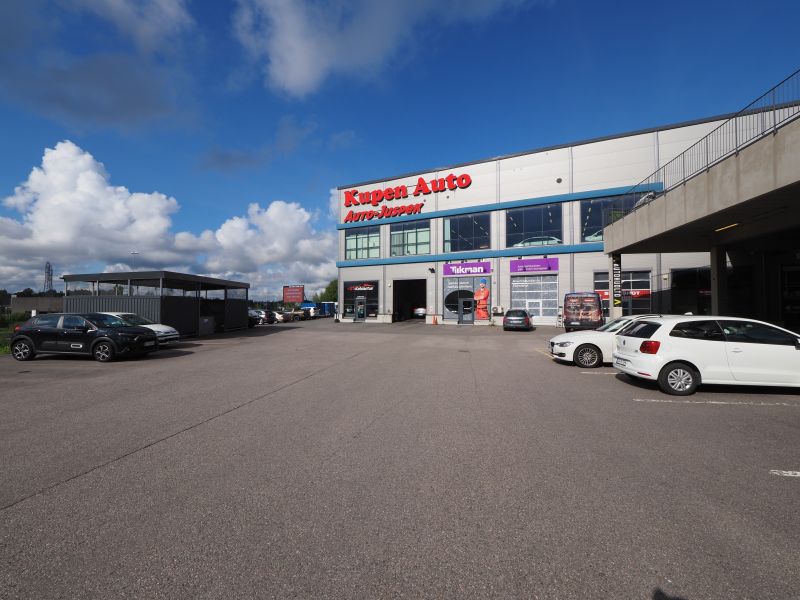 130,5 m2 tuotanto-/varasto-/toimistotila näkyvällä paikalla Vantaan Viinikkalassa. Vapautuu 1.6.2026


Pohja: www.jonne....