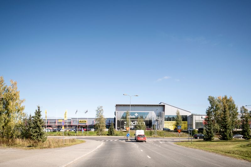 Ulkokuvat, tilojen ulko-ikkunat on Leväsentien suuntaan 2 kerroksessa