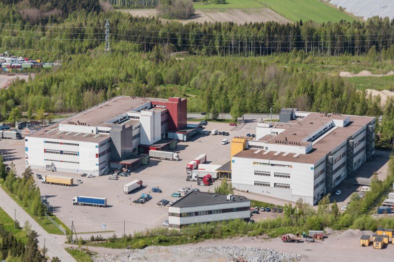 Vuokrataan kiinteistön toisen kerroksen varastotila. Kerrokseen tulee tilava tavarahissi. Ilmoituksen kuvat ovat esimerk...