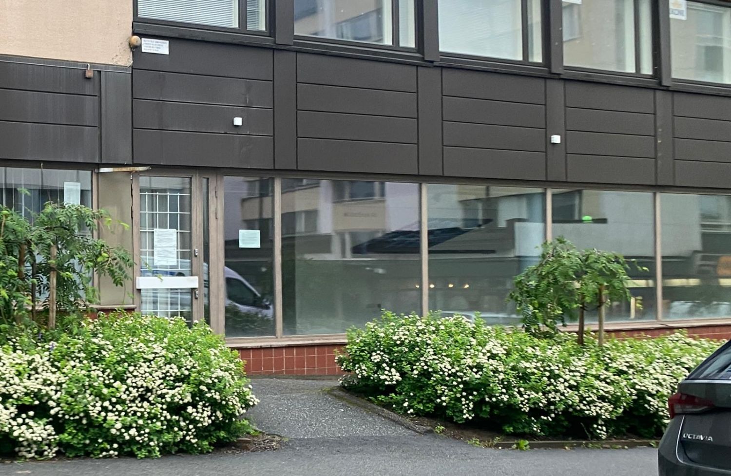 Myydään liikehuoneisto Gummeruksenkadulta