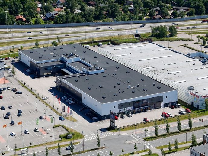 Vuokrattavana siistiä, näyttävää, jopa 8,6 metriä korkea varastotilaa.